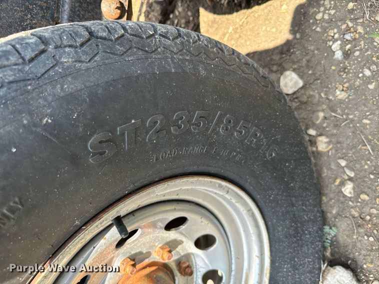 image for item NQ9659 2005 Texas Bragg utility trailer