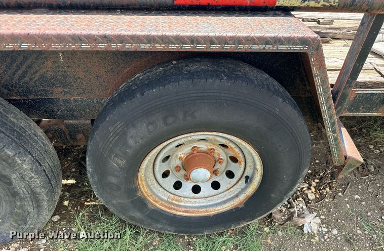 image for item NQ9659 2005 Texas Bragg utility trailer