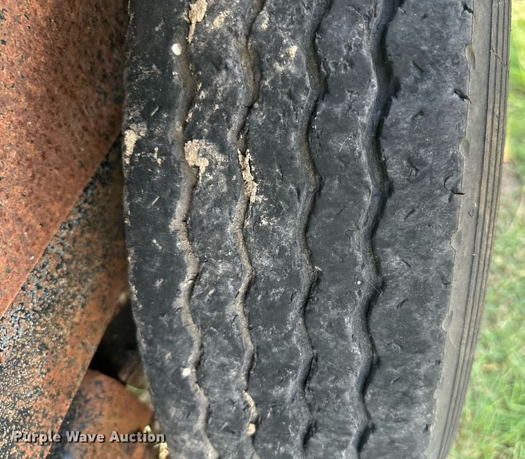 image for item NQ9659 2005 Texas Bragg utility trailer