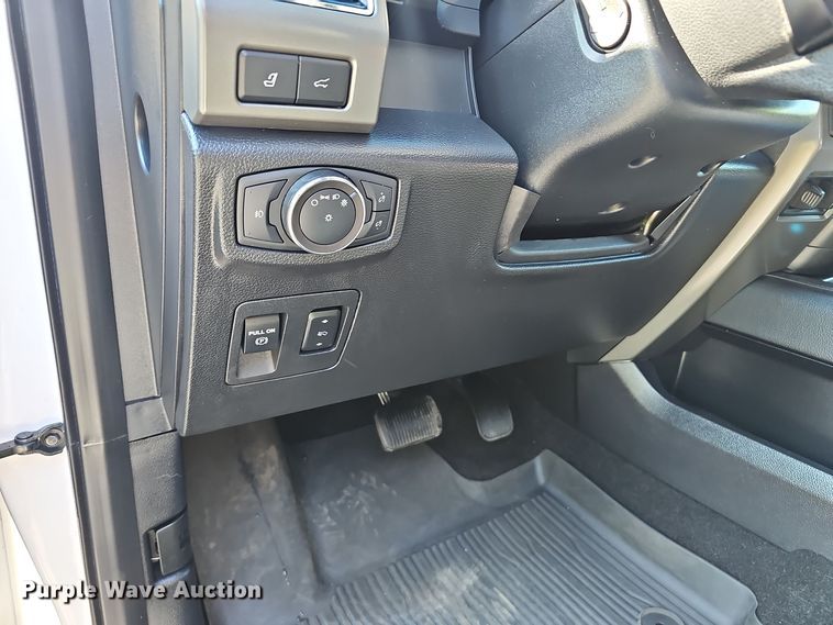 image for item NX9354 2019 Ford  Expedition XLT SUV