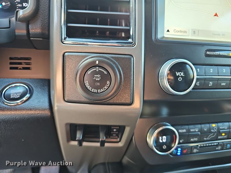 image for item NX9354 2019 Ford  Expedition XLT SUV