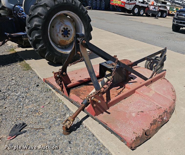 image for item NX9356 1968 Ford 2000 tractor