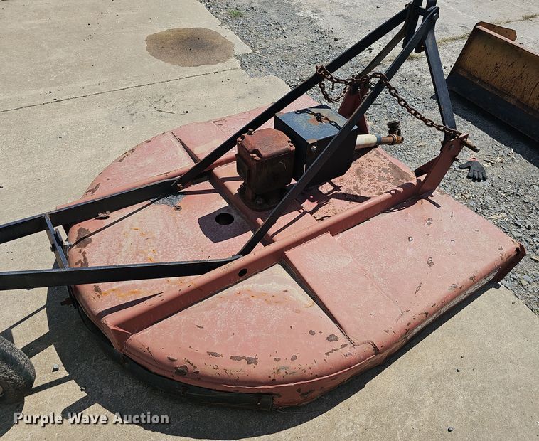 image for item NX9356 1968 Ford 2000 tractor