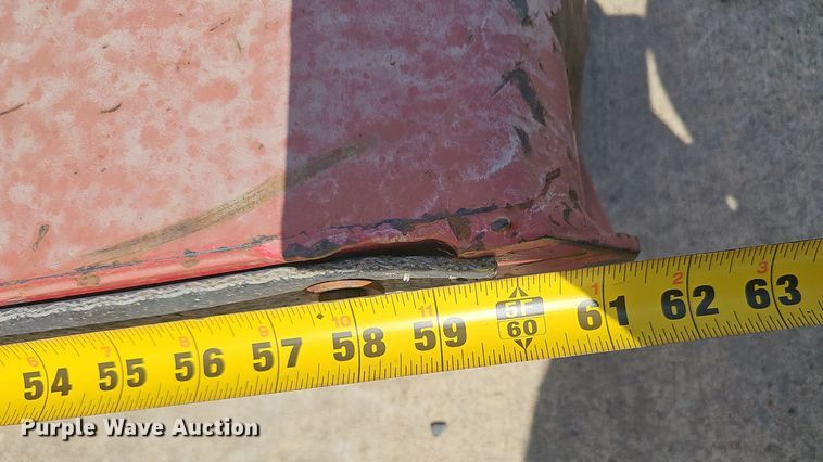 image for item NX9356 1968 Ford 2000 tractor