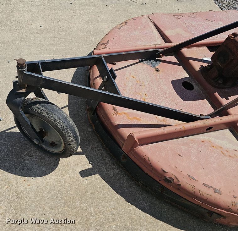 image for item NX9356 1968 Ford 2000 tractor