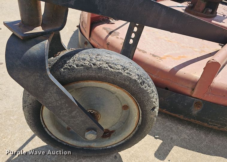 image for item NX9356 1968 Ford 2000 tractor