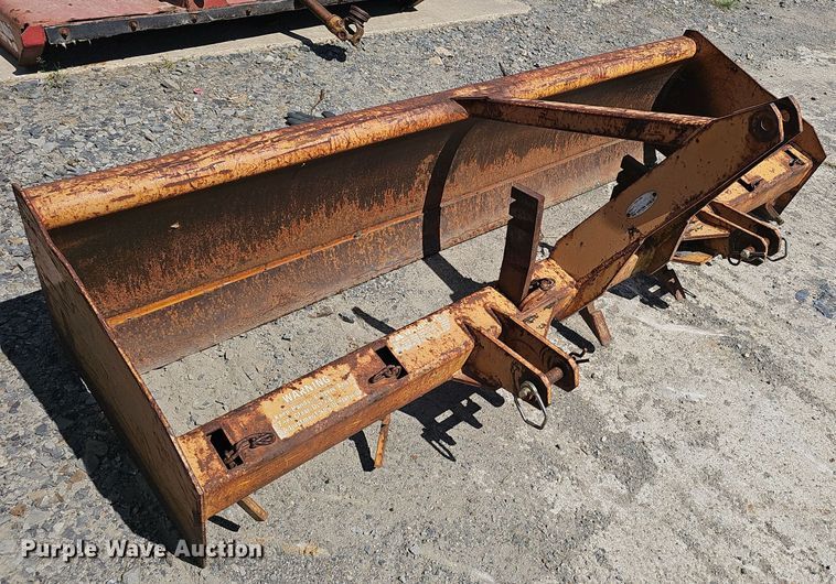 image for item NX9356 1968 Ford 2000 tractor