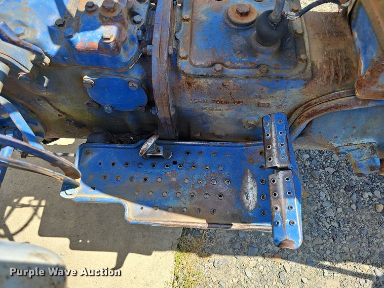 image for item NX9356 1968 Ford 2000 tractor