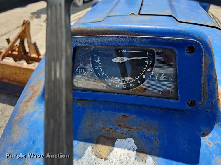 image for item NX9356 1968 Ford 2000 tractor