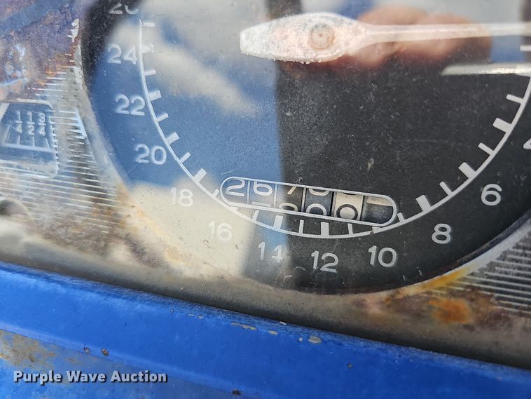 image for item NX9356 1968 Ford 2000 tractor