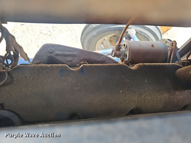 image for item NX9356 1968 Ford 2000 tractor