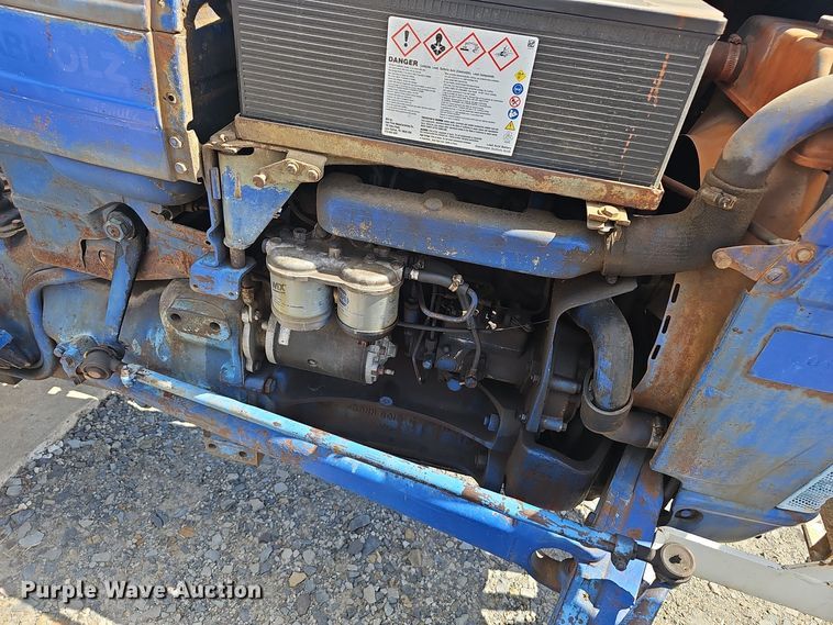 image for item NX9356 1968 Ford 2000 tractor