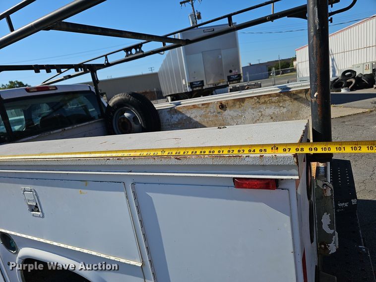 image for item NX9359 2007 Chevrolet  Silverado 3500 Crew Cab utility bed pickup truck