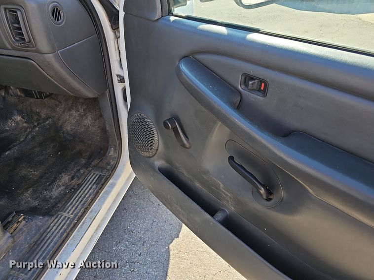 image for item NX9359 2007 Chevrolet  Silverado 3500 Crew Cab utility bed pickup truck