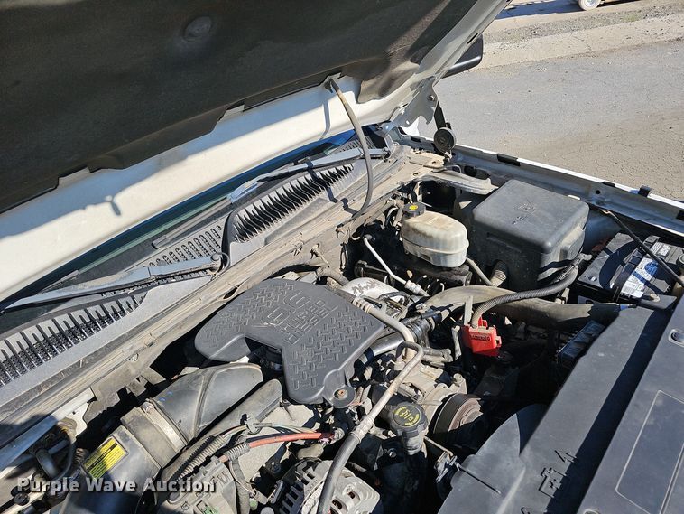 image for item NX9359 2007 Chevrolet  Silverado 3500 Crew Cab utility bed pickup truck