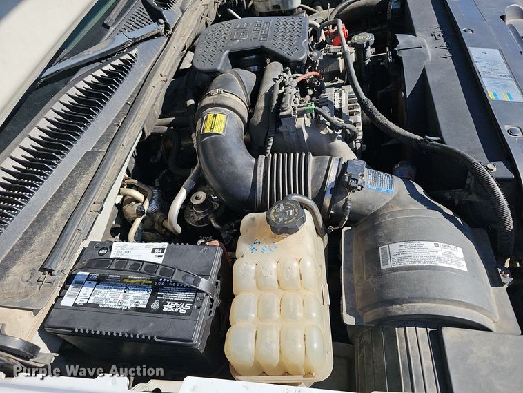 image for item NX9359 2007 Chevrolet  Silverado 3500 Crew Cab utility bed pickup truck