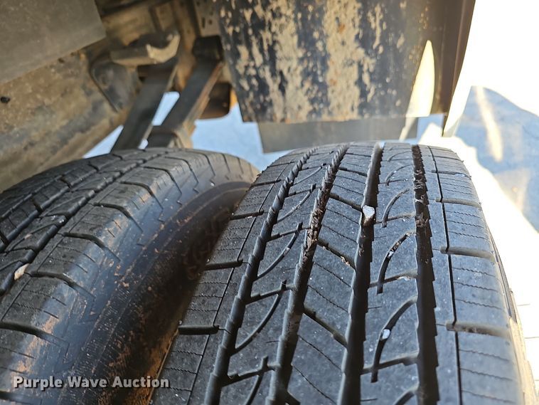 image for item NX9359 2007 Chevrolet  Silverado 3500 Crew Cab utility bed pickup truck