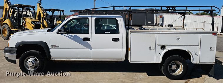 image for item NX9361 2006 Chevrolet  Silverado 3500 Crew Cab utility / service truck