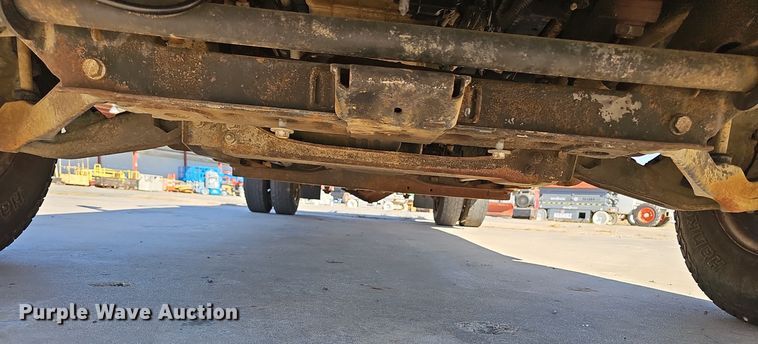 image for item NX9361 2006 Chevrolet  Silverado 3500 Crew Cab utility / service truck