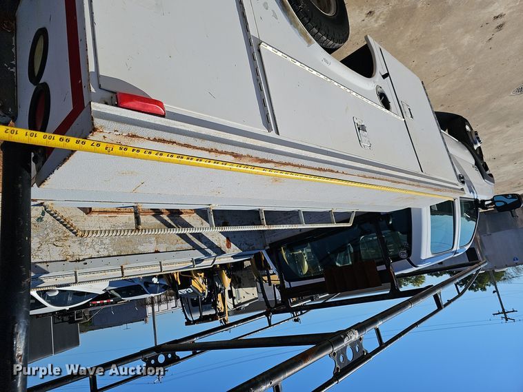 image for item NX9361 2006 Chevrolet  Silverado 3500 Crew Cab utility / service truck