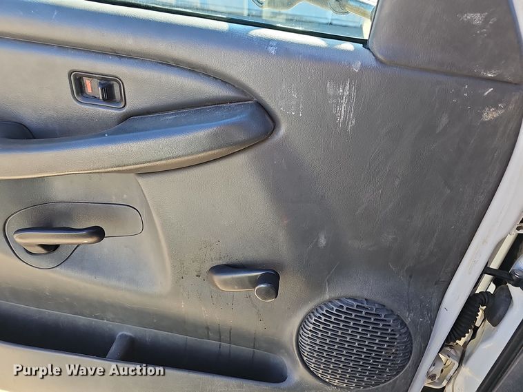 image for item NX9361 2006 Chevrolet  Silverado 3500 Crew Cab utility / service truck