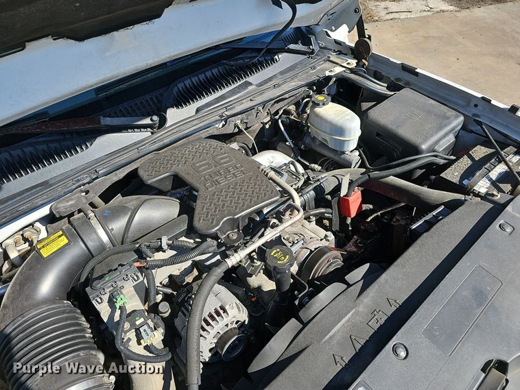 image for item NX9361 2006 Chevrolet  Silverado 3500 Crew Cab utility / service truck