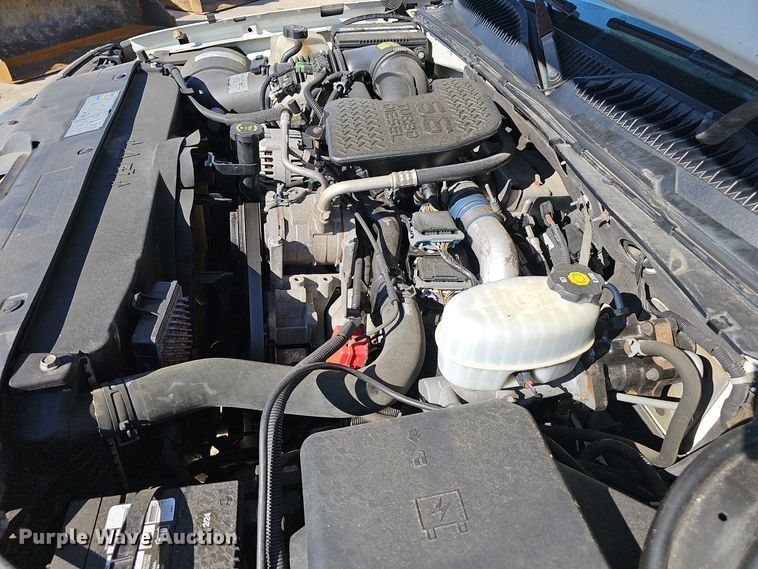 image for item NX9361 2006 Chevrolet  Silverado 3500 Crew Cab utility / service truck