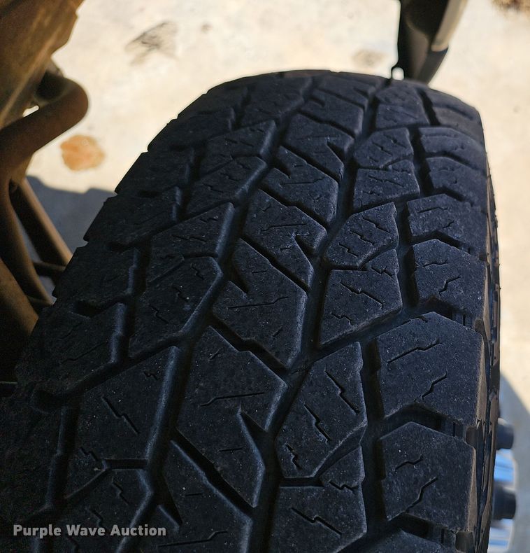 image for item NX9361 2006 Chevrolet  Silverado 3500 Crew Cab utility / service truck