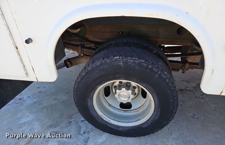 image for item NX9361 2006 Chevrolet  Silverado 3500 Crew Cab utility / service truck