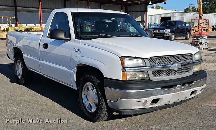 image for item NX9366 2004 Chevrolet  Silverado 1500 pickup truck