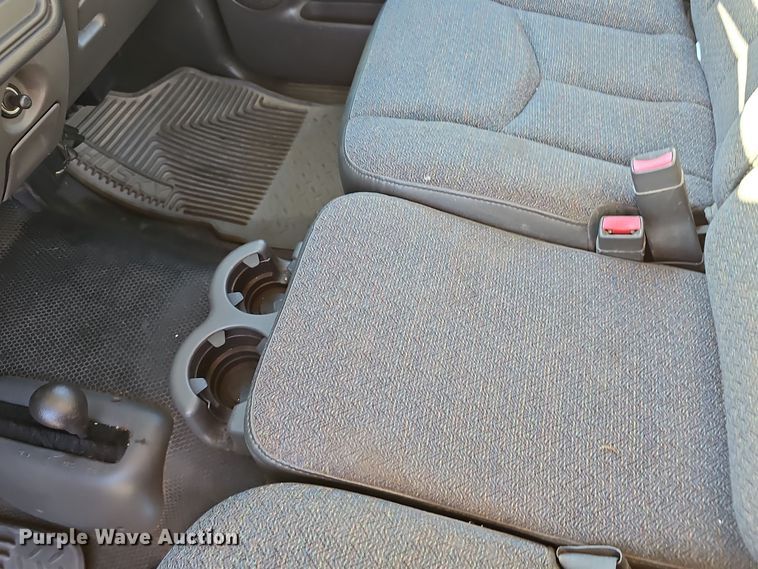 image for item NX9366 2004 Chevrolet  Silverado 1500 pickup truck