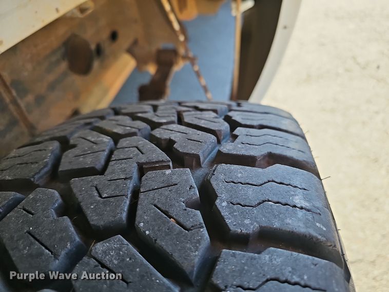 image for item NX9366 2004 Chevrolet  Silverado 1500 pickup truck