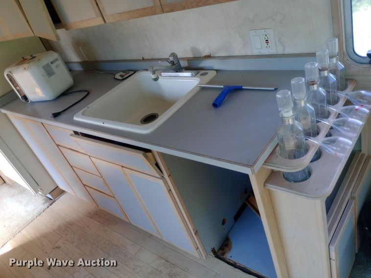 image for item NY9498 1978 AMGN Greyhound  RV