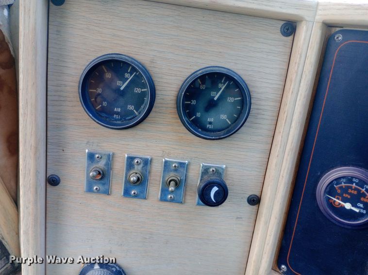 image for item NY9498 1978 AMGN Greyhound  RV