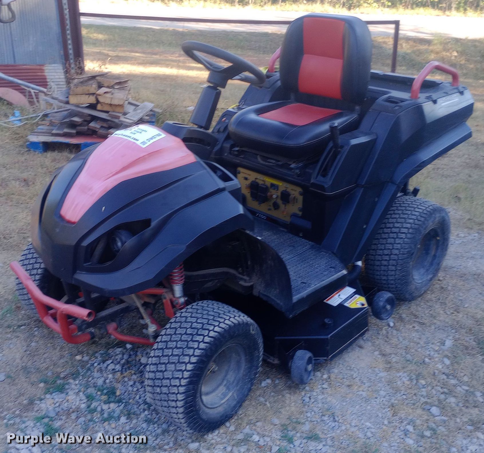 2013 Raven lawn mower in Ponca City, OK | Item DW0768 sold | Purple Wave