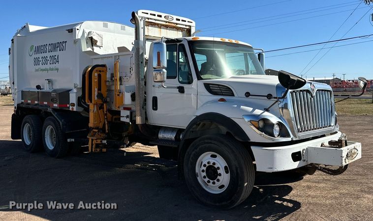 image for item DD3266 2011 International 7400 refuse truck