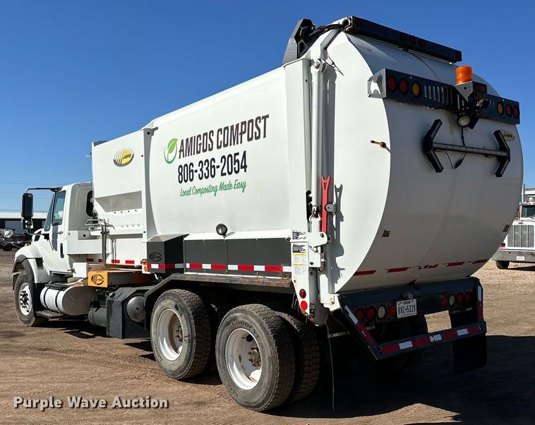 image for item DD3266 2011 International 7400 refuse truck