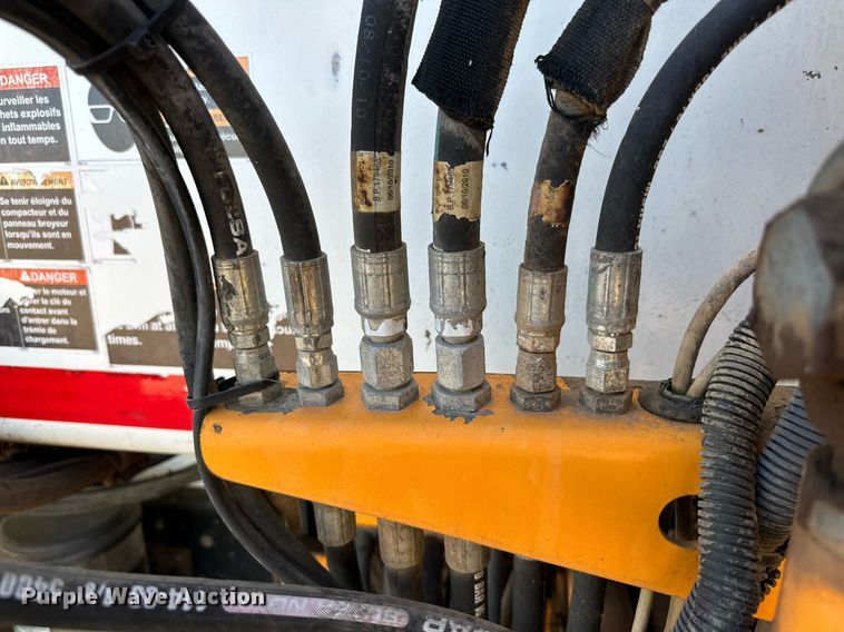 image for item DD3266 2011 International 7400 refuse truck