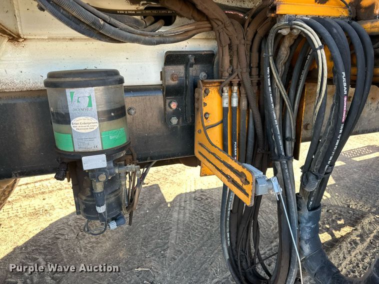 image for item DD3266 2011 International 7400 refuse truck