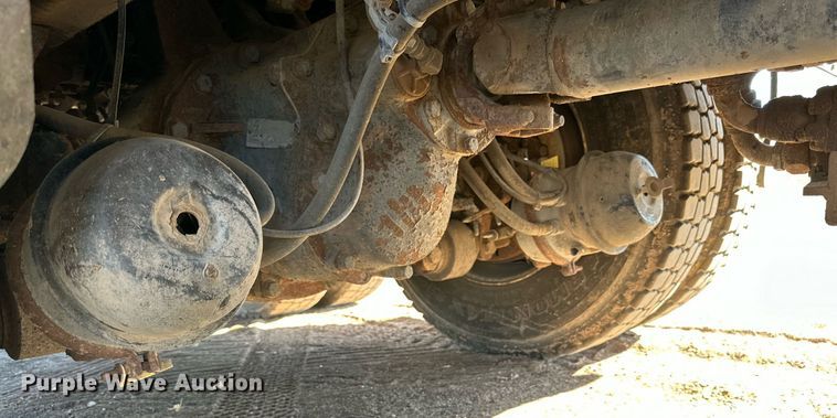 image for item DD3266 2011 International 7400 refuse truck