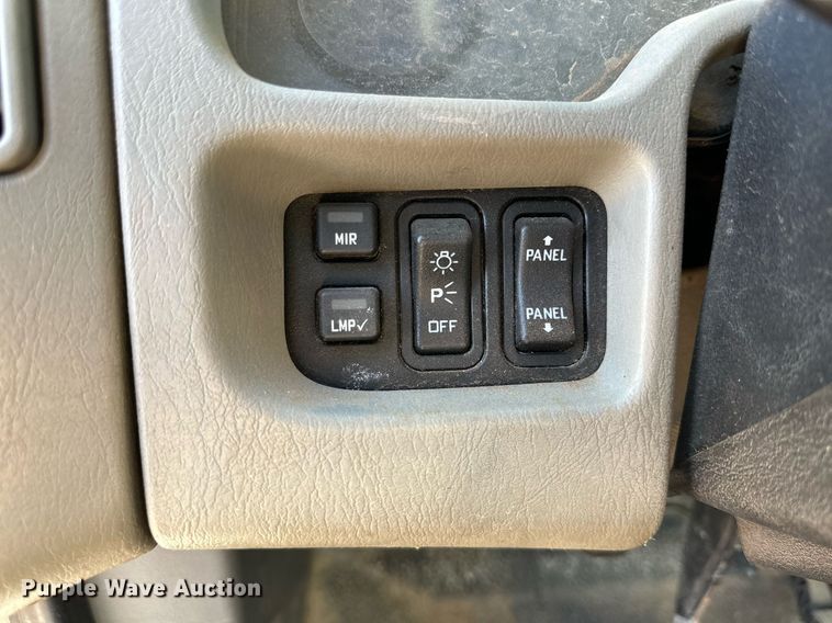 image for item DD3266 2011 International 7400 refuse truck