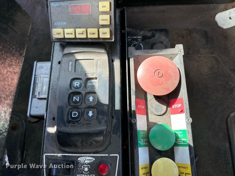 image for item DD3266 2011 International 7400 refuse truck