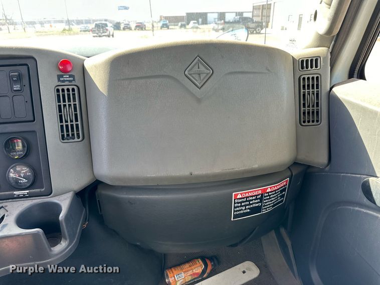 image for item DD3266 2011 International 7400 refuse truck