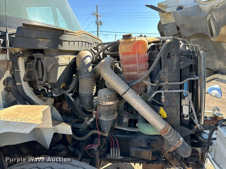 image for item DD3266 2011 International 7400 refuse truck