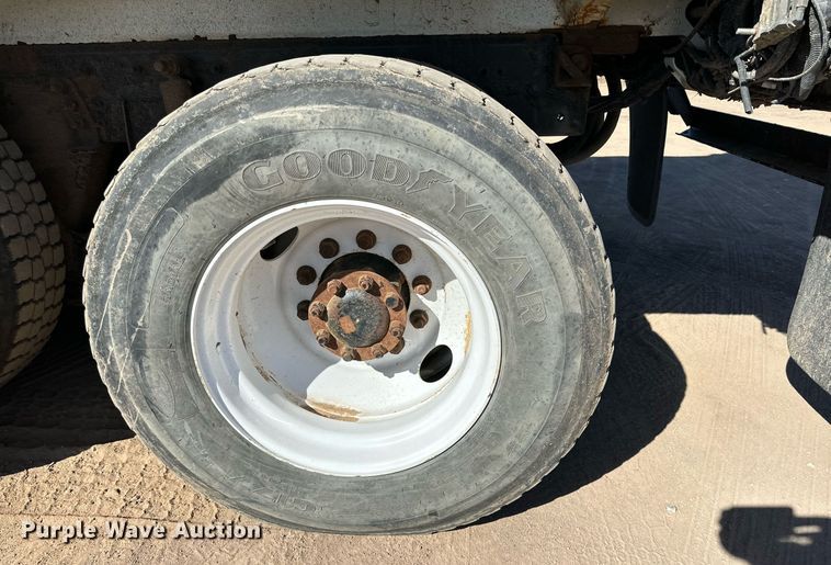 image for item DD3266 2011 International 7400 refuse truck