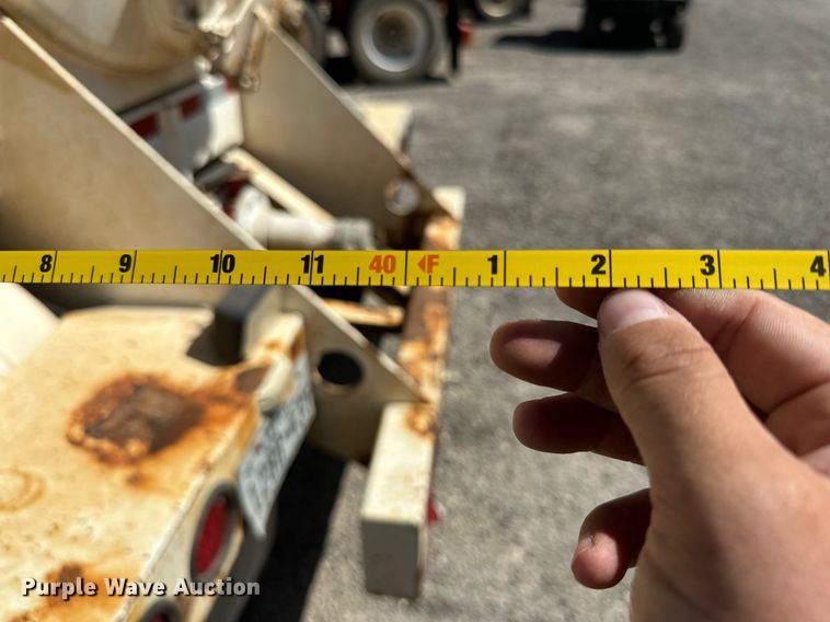 image for item DD3276 2013 Enerfab tank trailer