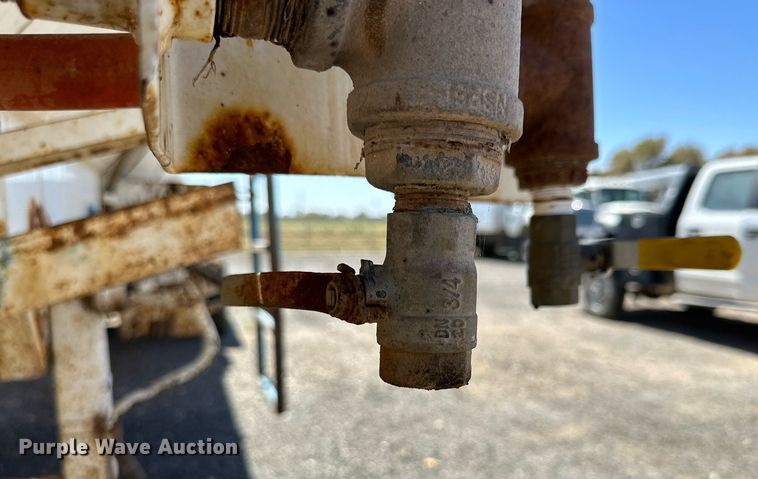 image for item DD3276 2013 Enerfab tank trailer