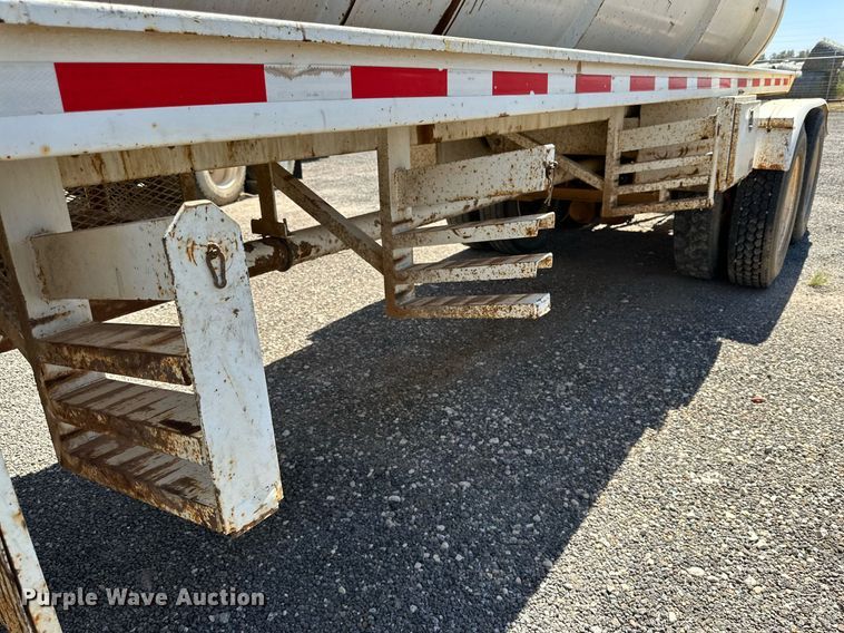 image for item DD3276 2013 Enerfab tank trailer
