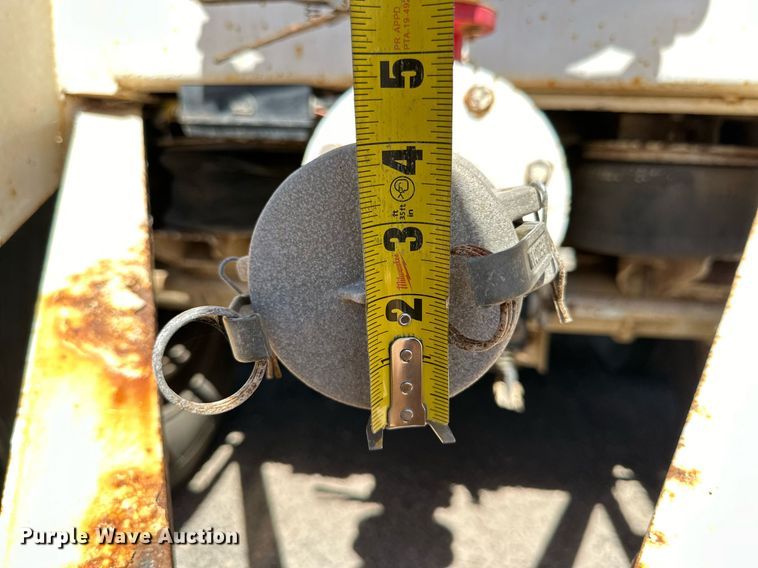 image for item DD3276 2013 Enerfab tank trailer