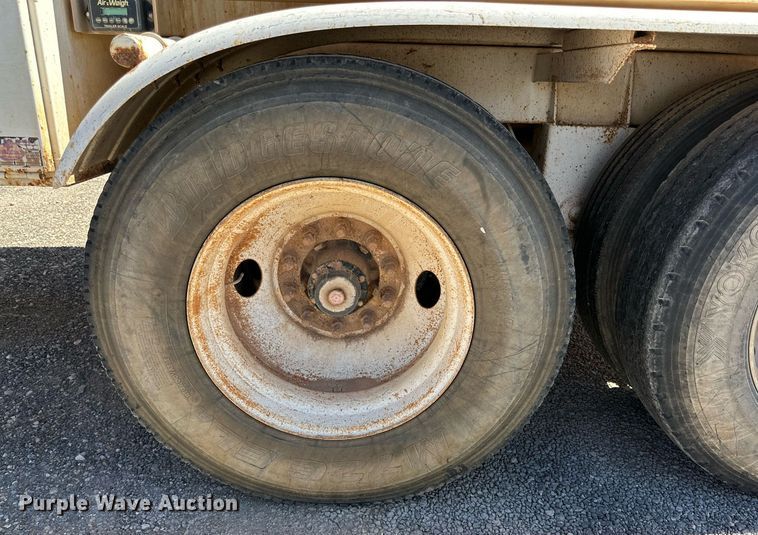 image for item DD3276 2013 Enerfab tank trailer